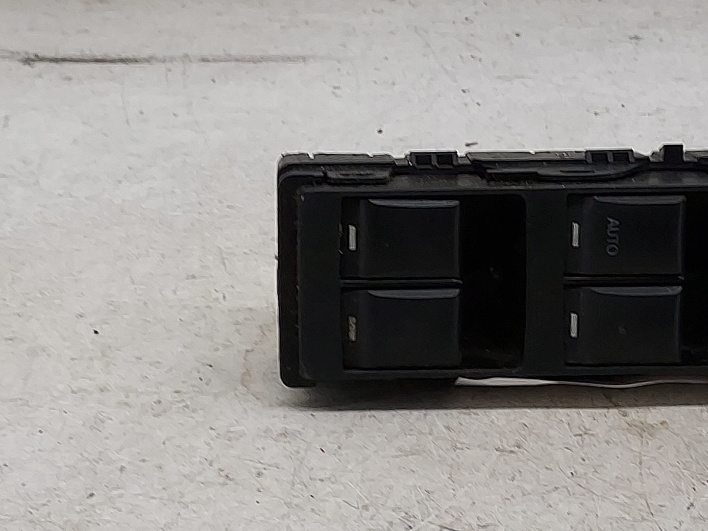 2013 Jeep Compass Master Power Window Switch Replacement Driver Side Left P/N:04602780AA Fits OEM Used Auto Parts - Oemuseda