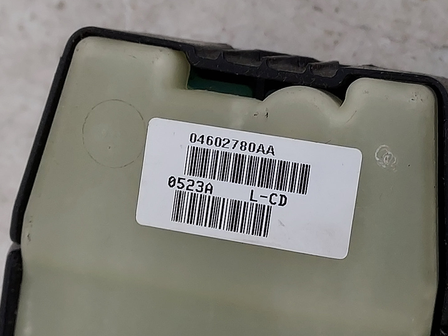2013 Jeep Compass Master Power Window Switch Replacement Driver Side Left P/N:04602780AA Fits OEM Used Auto Parts - Oemuseda