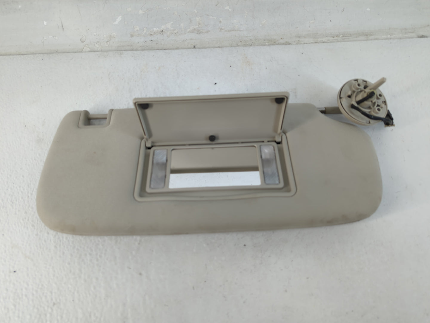 2011-2013 Jeep Grand Cherokee Sun Visor Shade Replacement Passenger Right Mirror Fits OEM Used Auto Parts - Oemusedautoparts