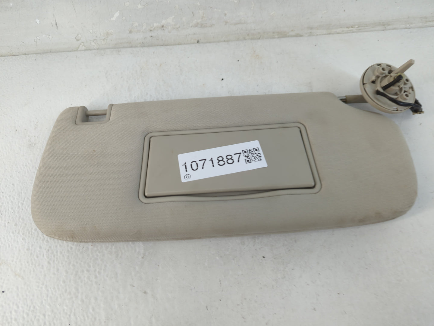 2011-2013 Jeep Grand Cherokee Sun Visor Shade Replacement Passenger Right Mirror Fits OEM Used Auto Parts - Oemusedautoparts