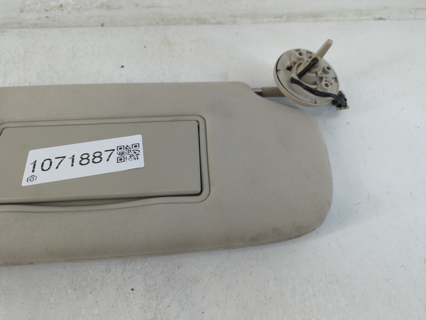 2011-2013 Jeep Grand Cherokee Sun Visor Shade Replacement Passenger Right Mirror Fits OEM Used Auto Parts - Oemusedautoparts