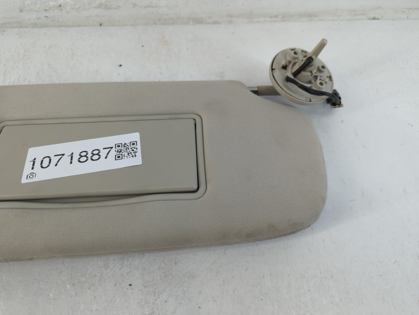 2011-2013 Jeep Grand Cherokee Sun Visor Shade Replacement Passenger Right Mirror Fits OEM Used Auto Parts - Oemusedautoparts