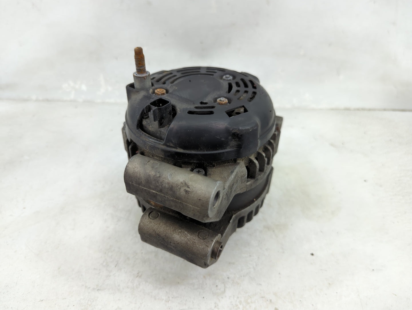 2011-2016 Jeep Grand Cherokee Alternator Replacement Generator Charging Assembly Engine OEM Fits OEM Used Auto Parts - Oemus