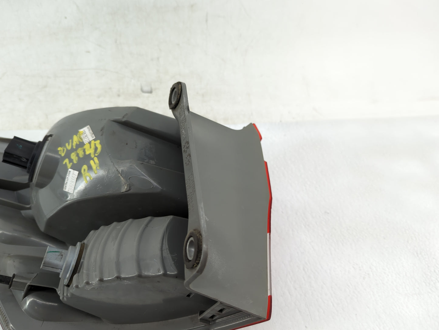 2013 Jeep Grand Cherokee Tail Light Assembly Passenger Right OEM Fits OEM Used Auto Parts - Oemusedautoparts1.com