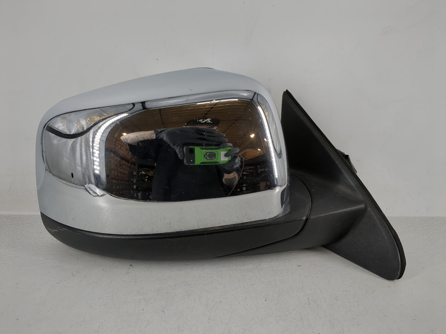 2016-2022 Jeep Grand Cherokee Passenger Side View Mirror - Right Door Mirror OEM Used - Oemusedautoparts1.com