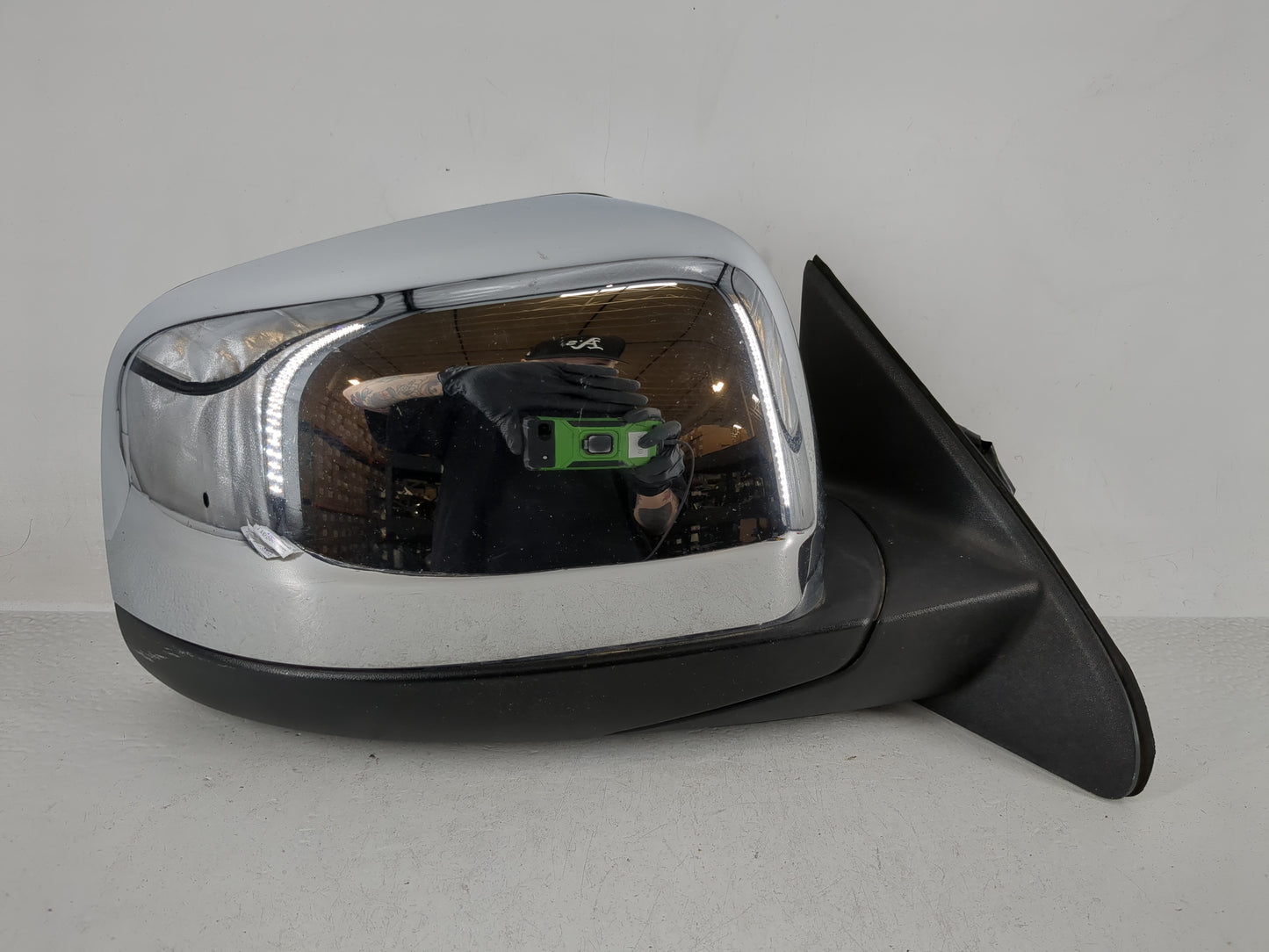 2016-2022 Jeep Grand Cherokee Passenger Side View Mirror - Right Door Mirror OEM Used - Oemusedautoparts1.com