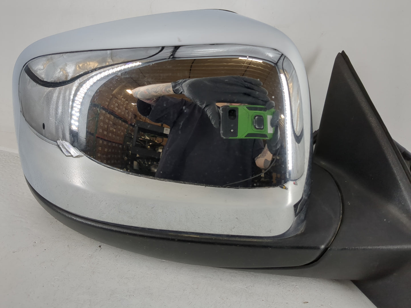 2016-2022 Jeep Grand Cherokee Passenger Side View Mirror - Right Door Mirror OEM Used - Oemusedautoparts1.com