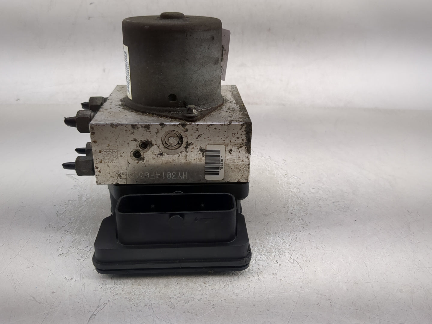 2013-2014 Jeep Grand Cherokee ABS Pump Control Module Replacement P/N:04779976AI Fits Fits 2013 2014 OEM Used Auto Parts - O