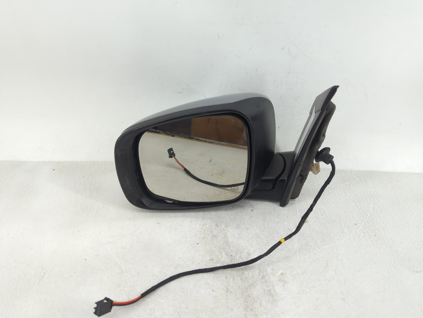 2011-2022 Jeep Grand Cherokee Driver Side View Mirror - Left Door Mirror OEM Used - Oemusedautoparts1.com