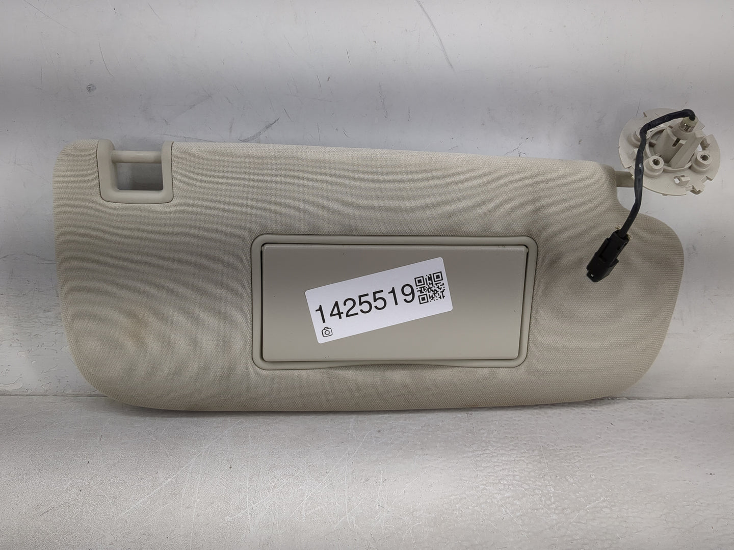 2011-2013 Jeep Grand Cherokee Sun Visor Shade Replacement Passenger Right Mirror Fits OEM Used Auto Parts - Oemusedautoparts