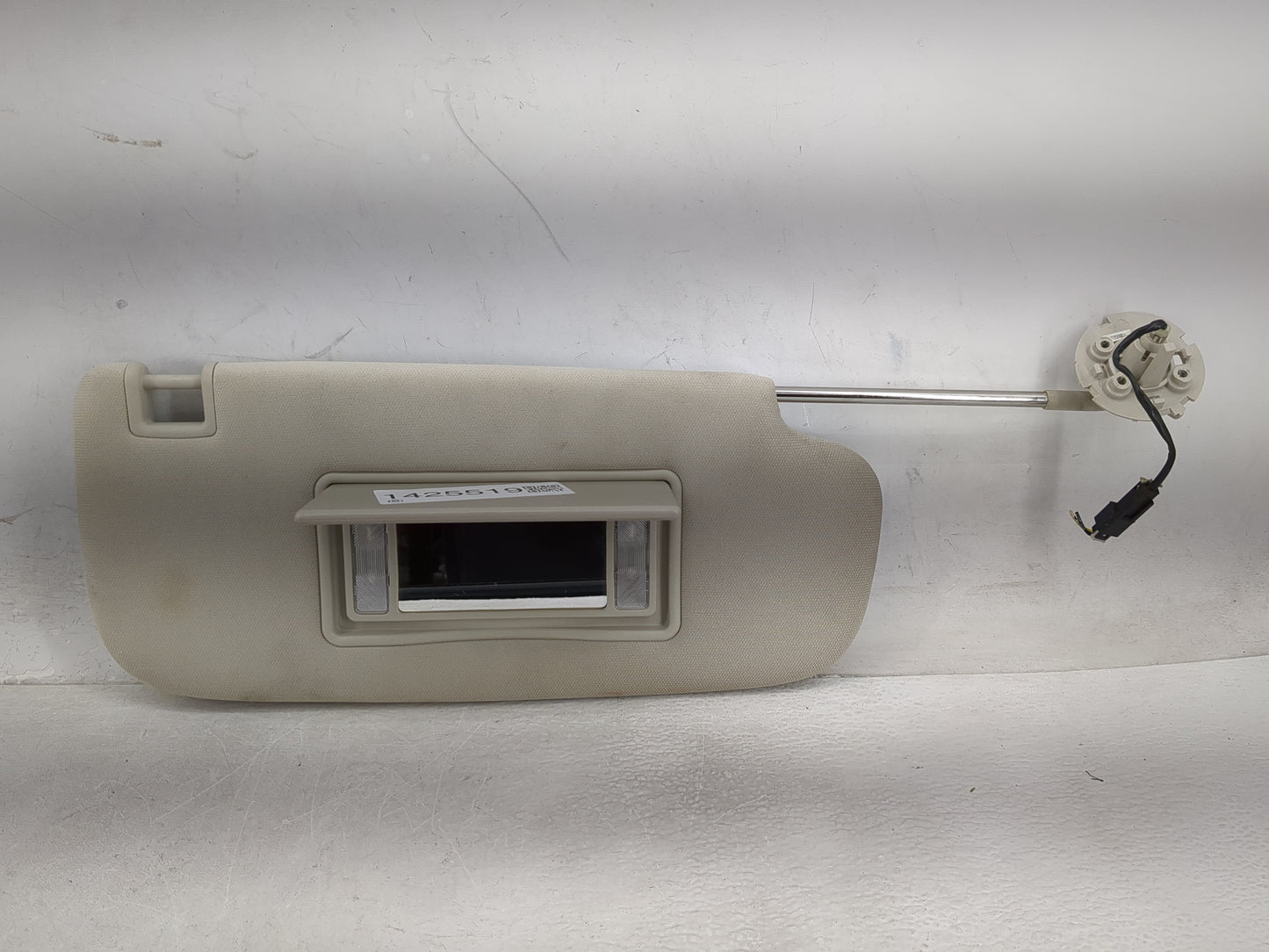 2011-2013 Jeep Grand Cherokee Sun Visor Shade Replacement Passenger Right Mirror Fits OEM Used Auto Parts - Oemusedautoparts