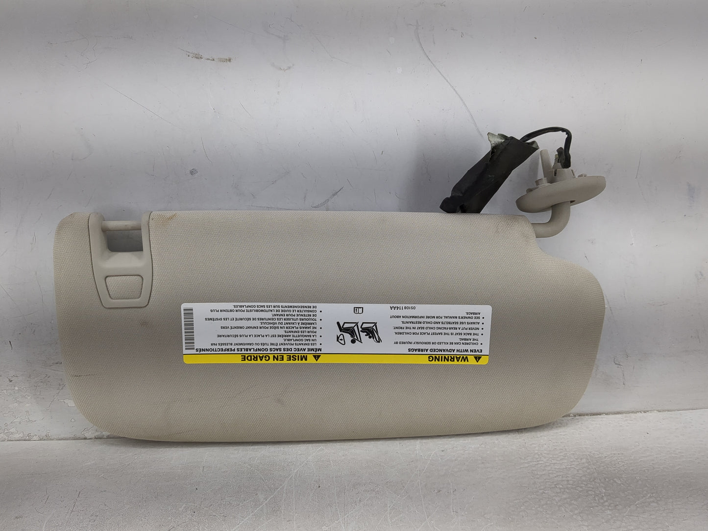 2011-2013 Jeep Grand Cherokee Sun Visor Shade Replacement Driver Left Mirror Fits OEM Used Auto Parts - Oemusedautoparts1.co