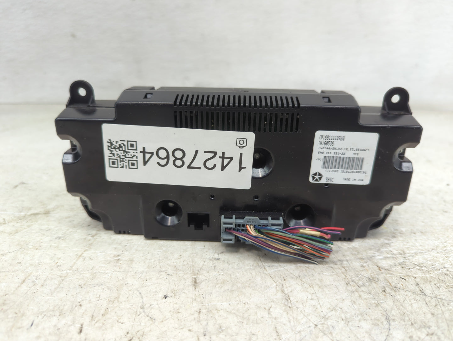 2011-2013 Jeep Grand Cherokee Climate Control Module Temperature AC/Heater Replacement P/N:68111109AQ 5HB 011 221-23 Fits OE