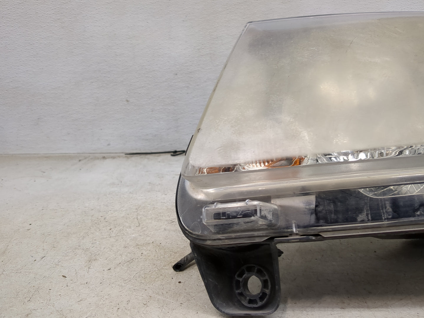 2011 Jeep Grand Cherokee Passenger Right Oem Head Light Headlight Lamp 1464835 - Oemusedautoparts1.com