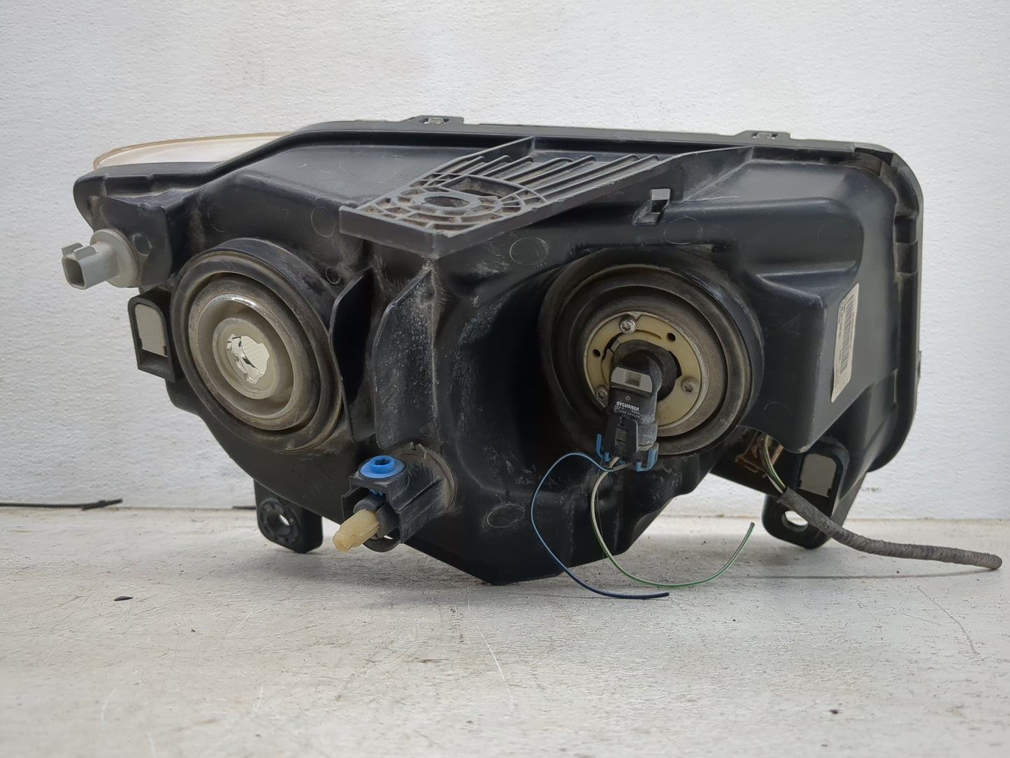 2011 Jeep Grand Cherokee Passenger Right Oem Head Light Headlight Lamp 1464835 - Oemusedautoparts1.com