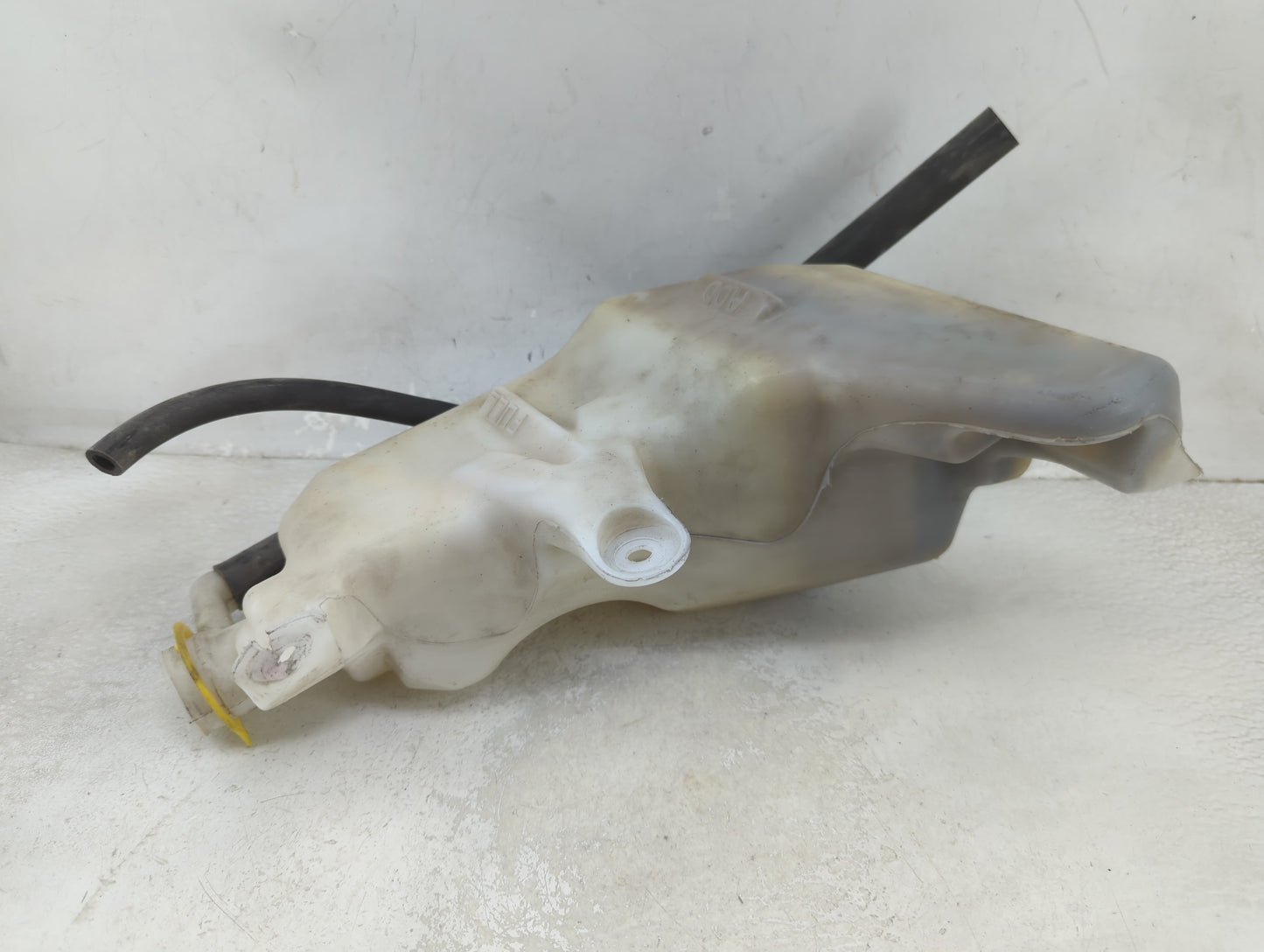 2011 Jeep Grand Cherokee Radiator Coolant Overflow Expansion Tank Bottle 1465887 - Oemusedautoparts1.com