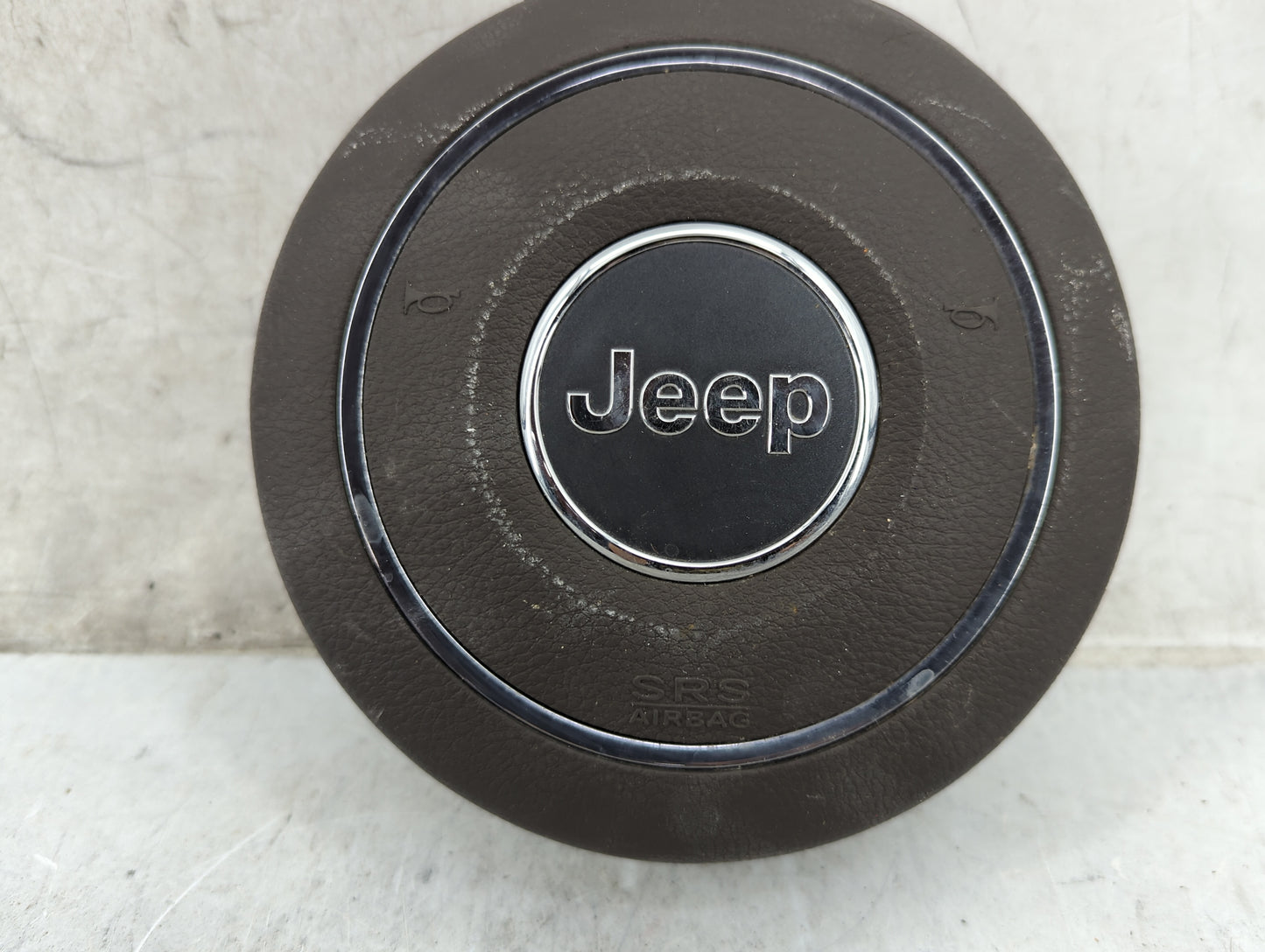 2013-2013 Jeep Grand Cherokee Air Bag Driver Left Steering Wheel Mounted 1465932 - Oemusedautoparts1.com
