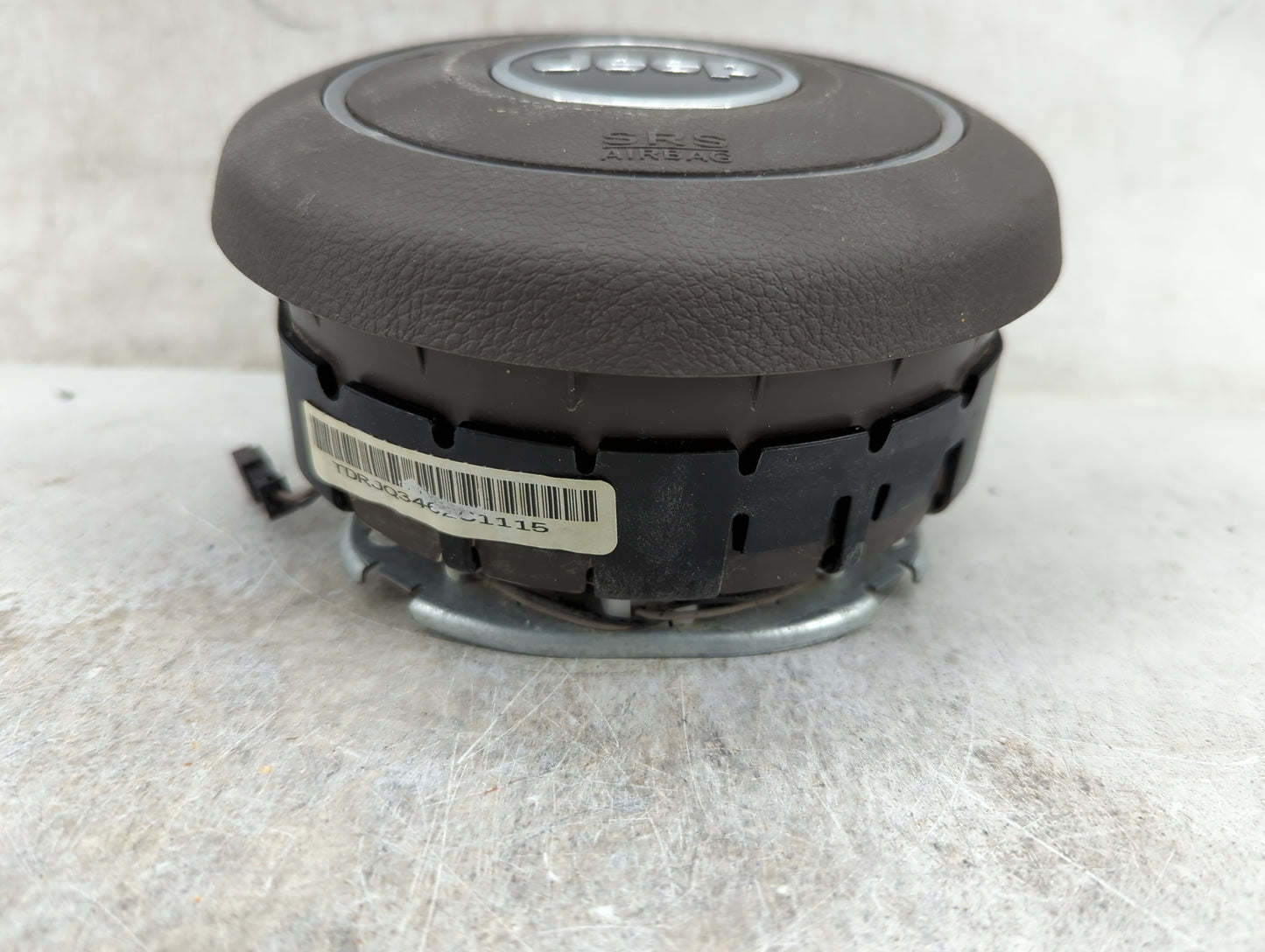 2013-2013 Jeep Grand Cherokee Air Bag Driver Left Steering Wheel Mounted 1465932 - Oemusedautoparts1.com