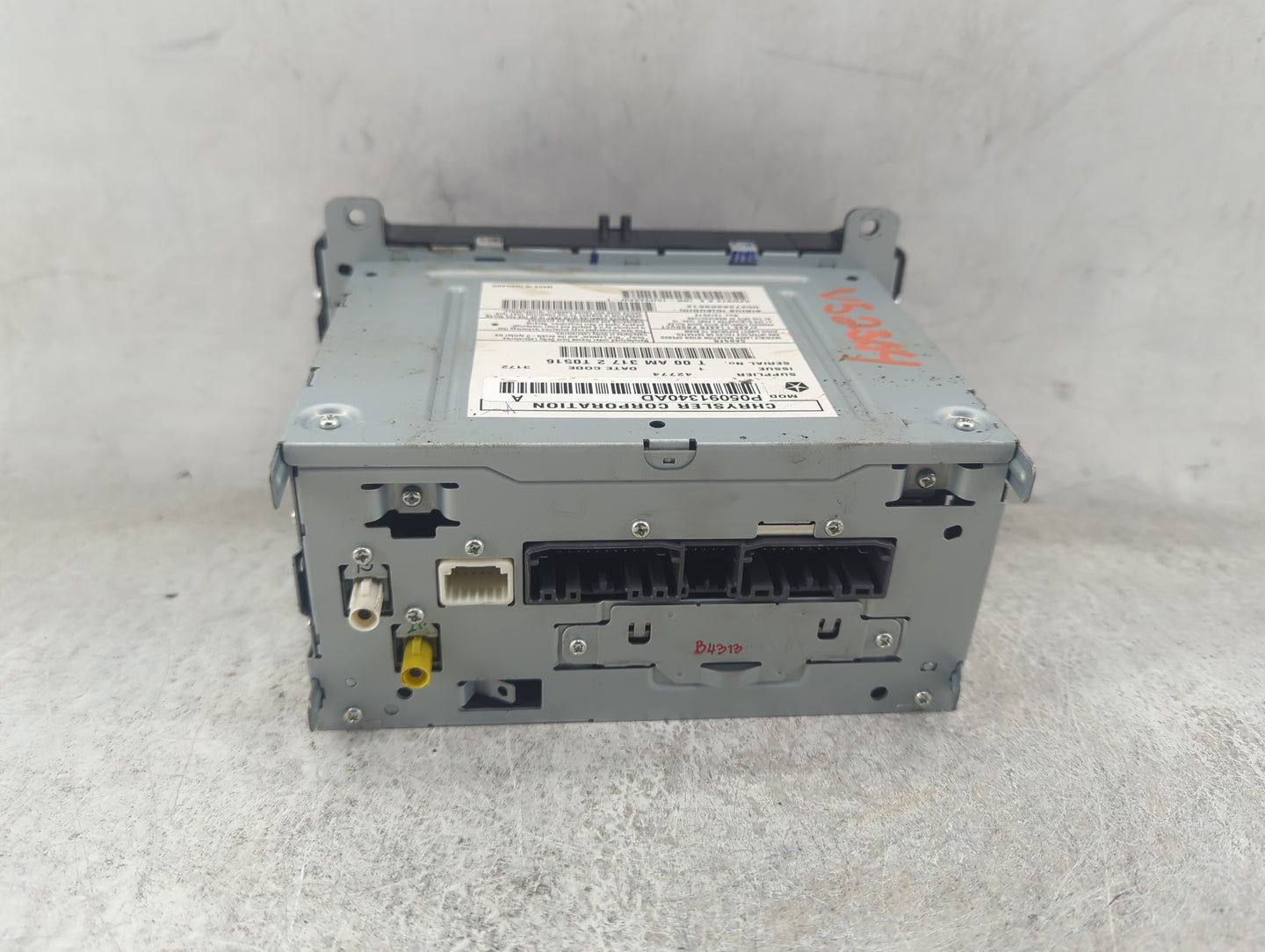 2013 Jeep Grand Cherokee Radio AM FM Cd Player Receiver Replacement P/N:P05091340AD Fits OEM Used Auto Parts - Oemusedautopa