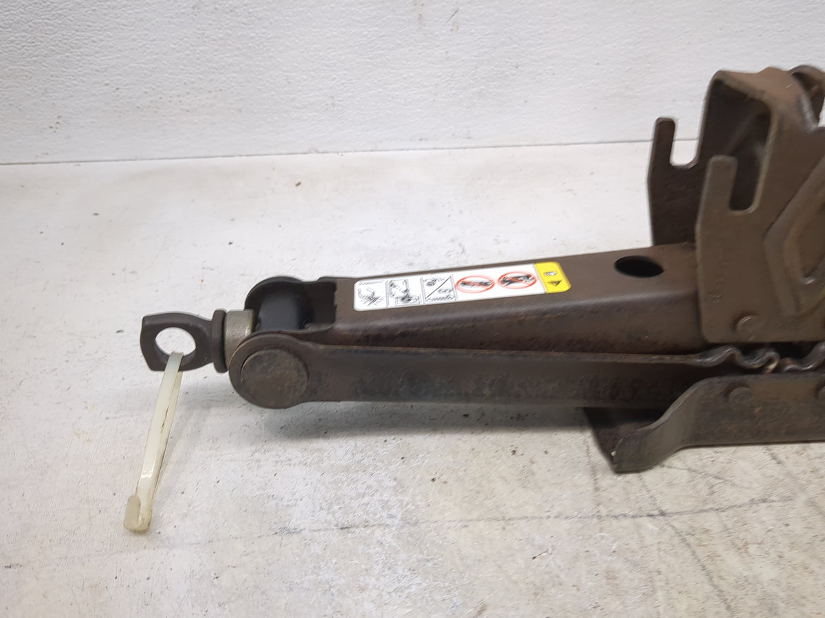2013 Jeep Grand Cherokee Spare Scissor Car Jack 1512374 - Oemusedautoparts1.com