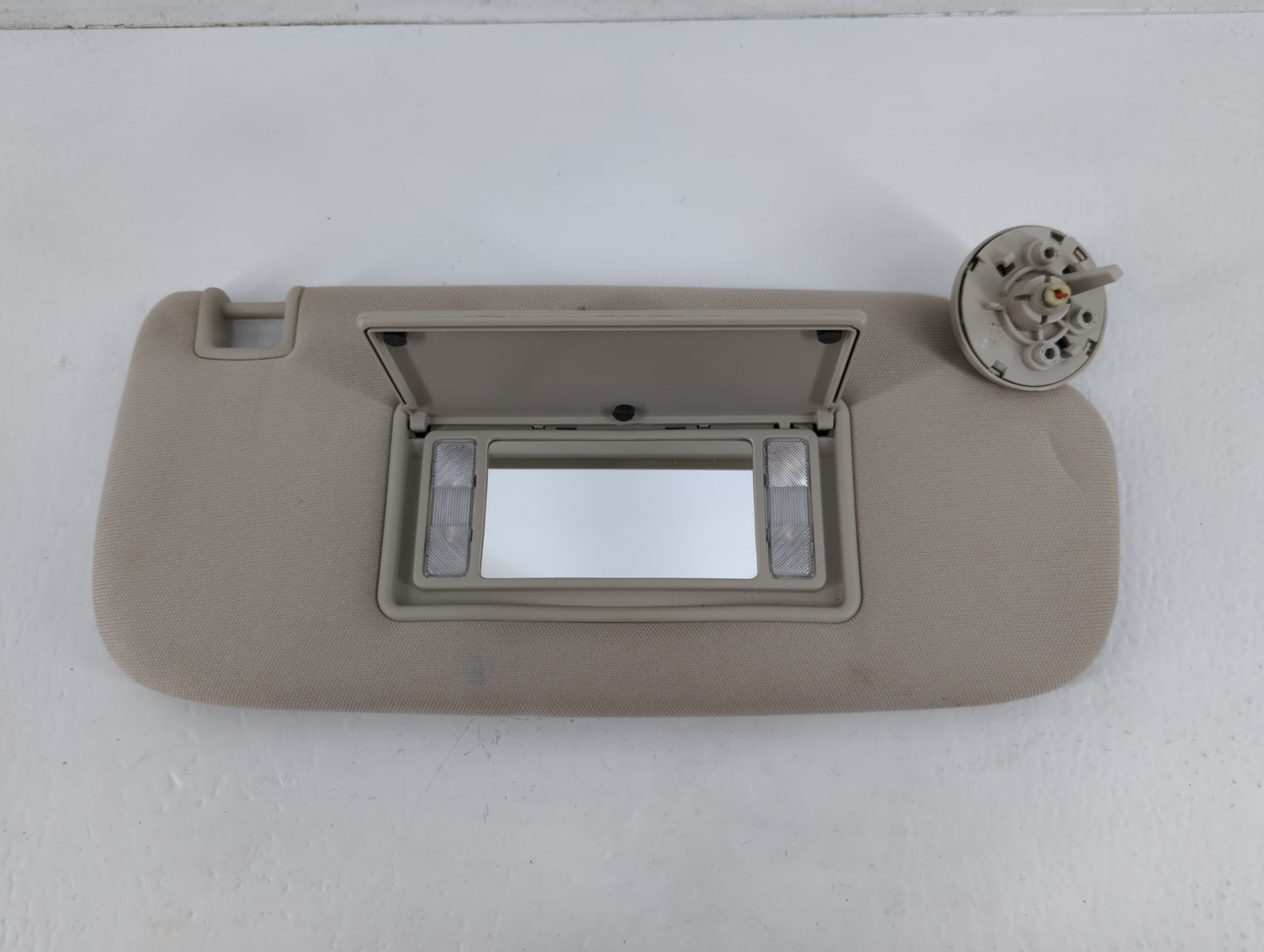 2013 Jeep Grand Cherokee Sun Visor Shade Replacement Passenger Right Mirror Fits OEM Used Auto Parts - Oemusedautoparts1.com