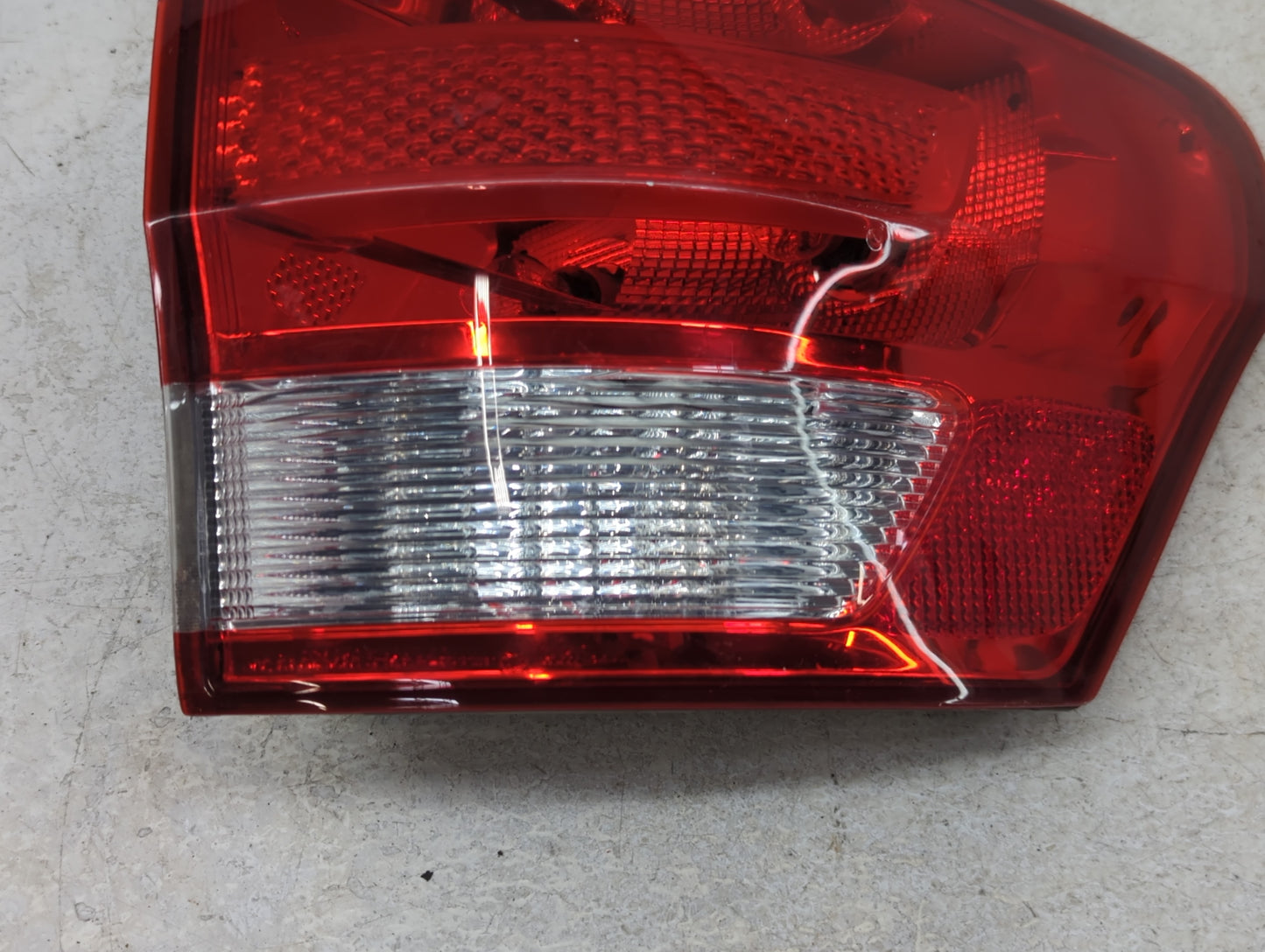 2013 Jeep Grand Cherokee Tail Light Assembly Passenger Right OEM Fits OEM Used Auto Parts - Oemusedautoparts1.com
