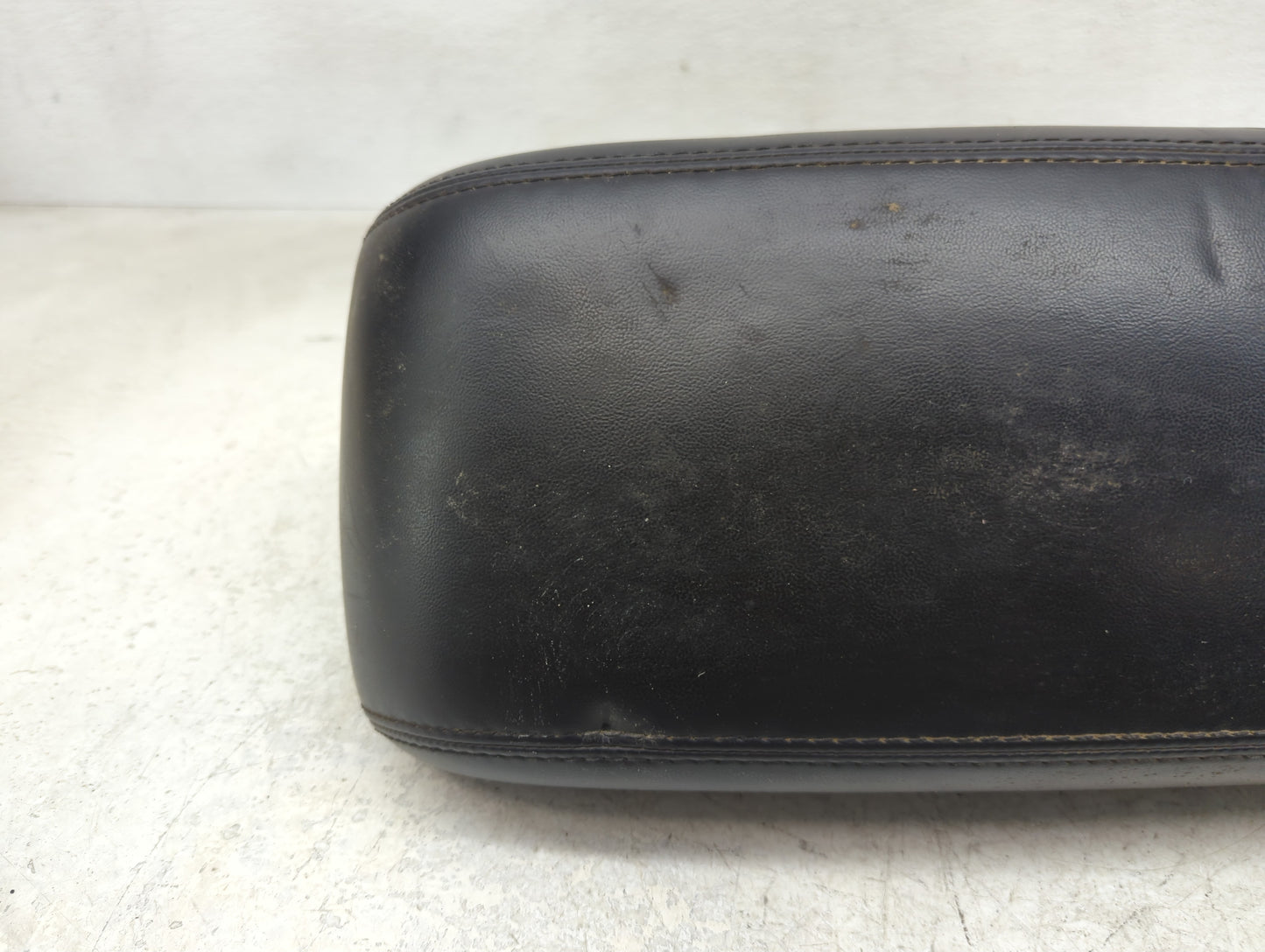 2011-2022 Jeep Grand Cherokee Center Console Armrest Cover Lid Fits Fits 2011 2012 2013 2014 2015 2022 OEM Used Auto Parts -
