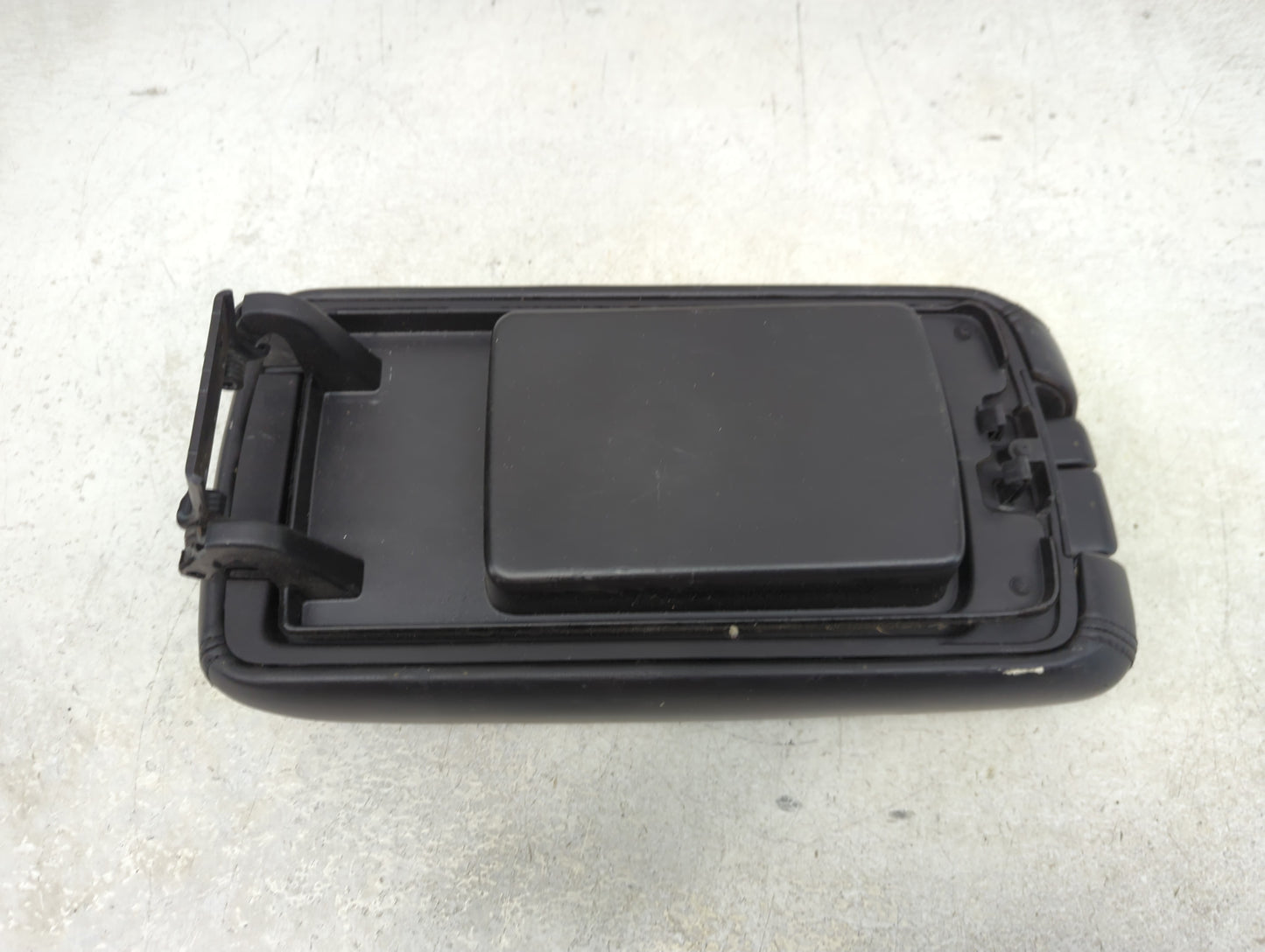 2011-2022 Jeep Grand Cherokee Center Console Armrest Cover Lid Fits Fits 2011 2012 2013 2014 2015 2022 OEM Used Auto Parts -