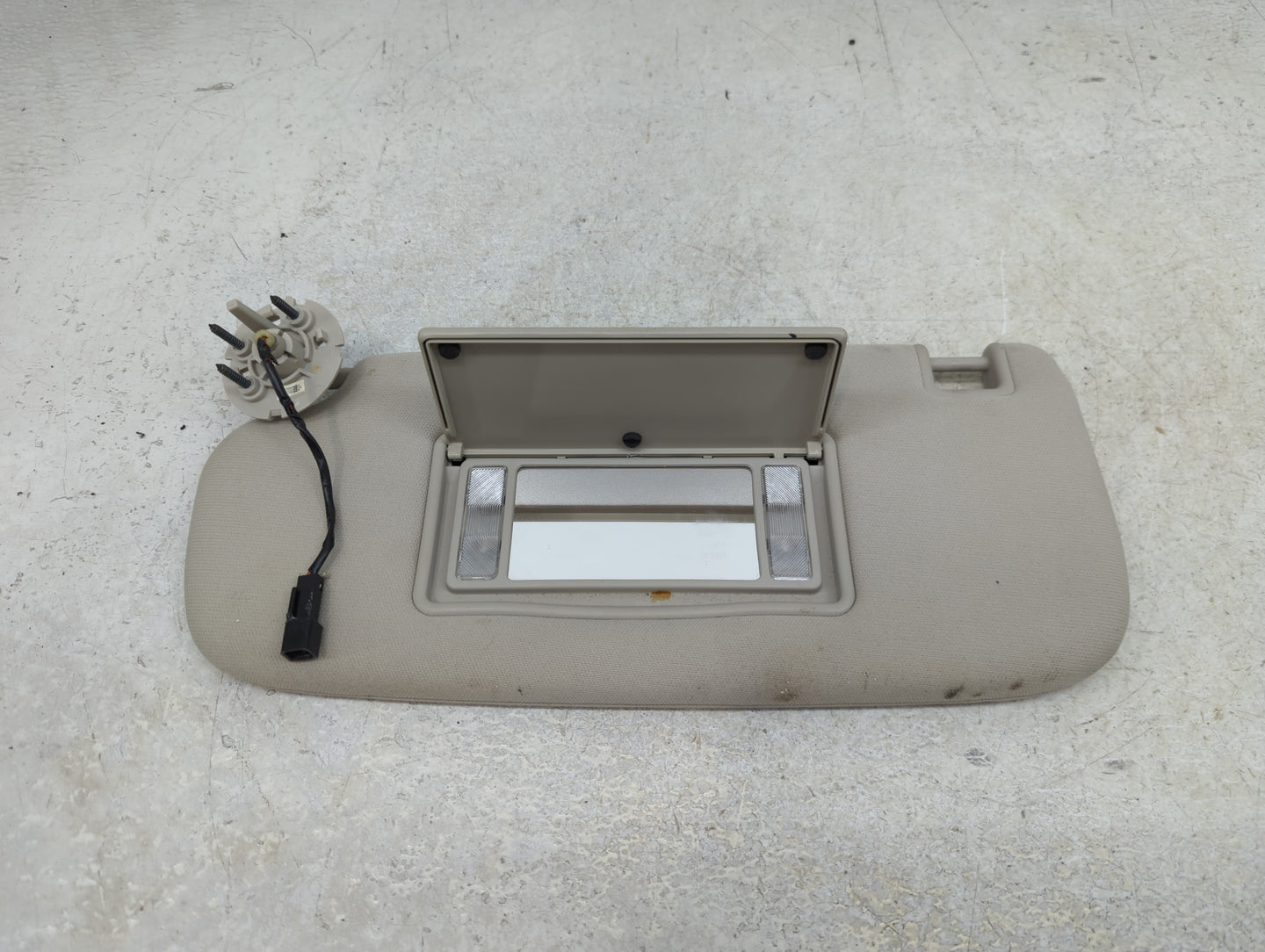 2011-2013 Jeep Grand Cherokee Sun Visor Shade Replacement Driver Left Mirror Fits OEM Used Auto Parts - Oemusedautoparts1.co