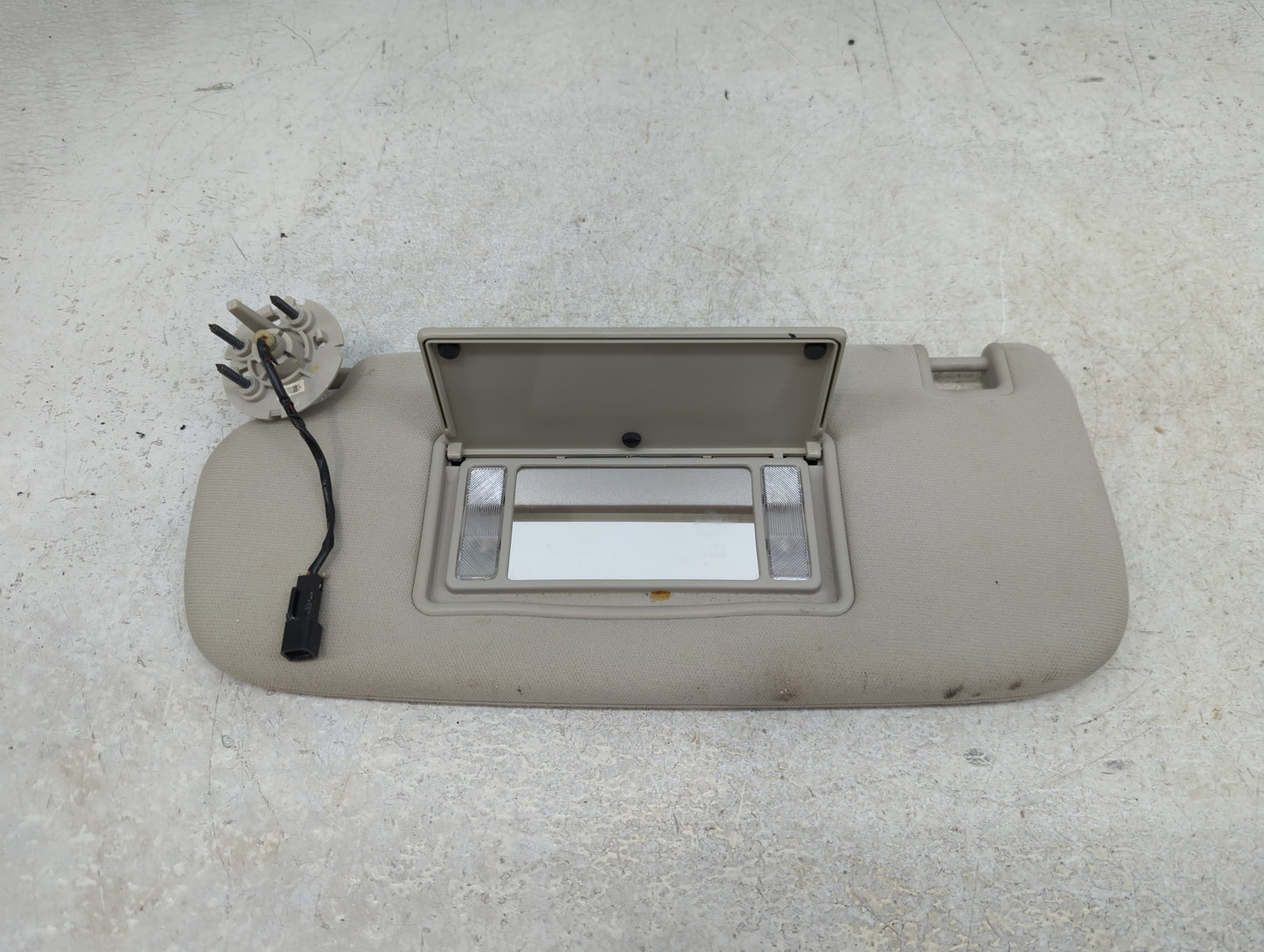 2011-2013 Jeep Grand Cherokee Sun Visor Shade Replacement Driver Left Mirror Fits OEM Used Auto Parts - Oemusedautoparts1.co