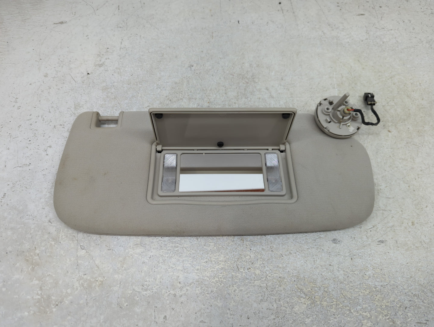 2011-2013 Jeep Grand Cherokee Sun Visor Shade Replacement Passenger Right Mirror Fits OEM Used Auto Parts - Oemusedautoparts