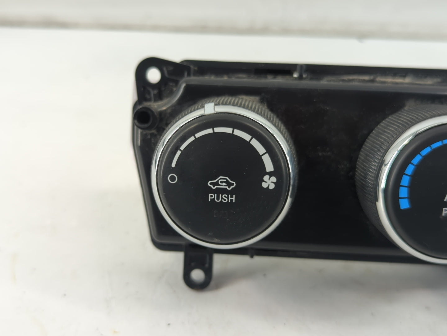 2011-2017 Jeep Patriot Climate Control Module Temperature AC/Heater Replacement P/N:P55111278AD Fits OEM Used Auto Parts - O