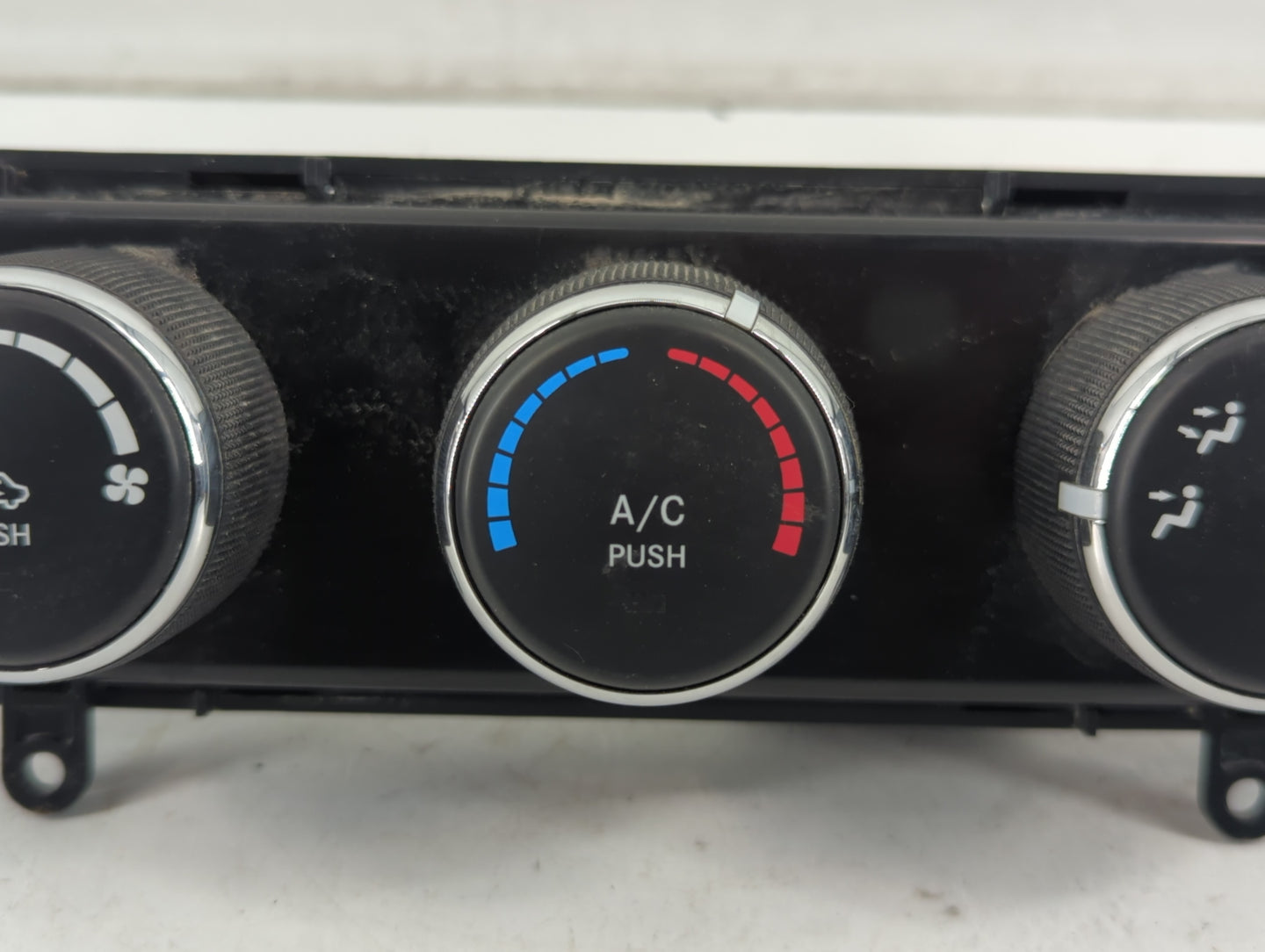 2011-2017 Jeep Patriot Climate Control Module Temperature AC/Heater Replacement P/N:P55111278AD Fits OEM Used Auto Parts - O