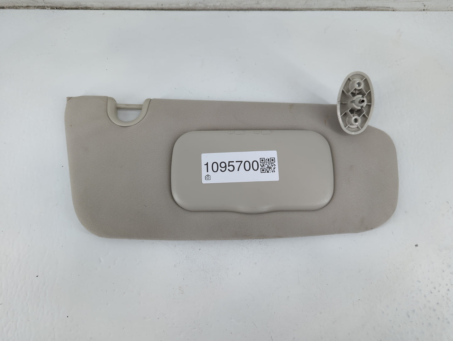 2010-2017 Jeep Patriot Sun Visor Shade Replacement Passenger Right Mirror Fits Fits 2010 2011 2012 2013 2014 2015 2016 2017 