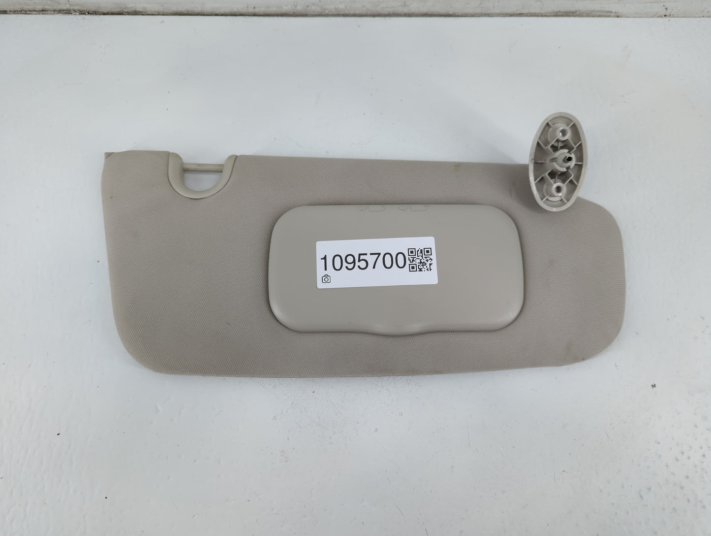 2010-2017 Jeep Patriot Sun Visor Shade Replacement Passenger Right Mirror Fits Fits 2010 2011 2012 2013 2014 2015 2016 2017 