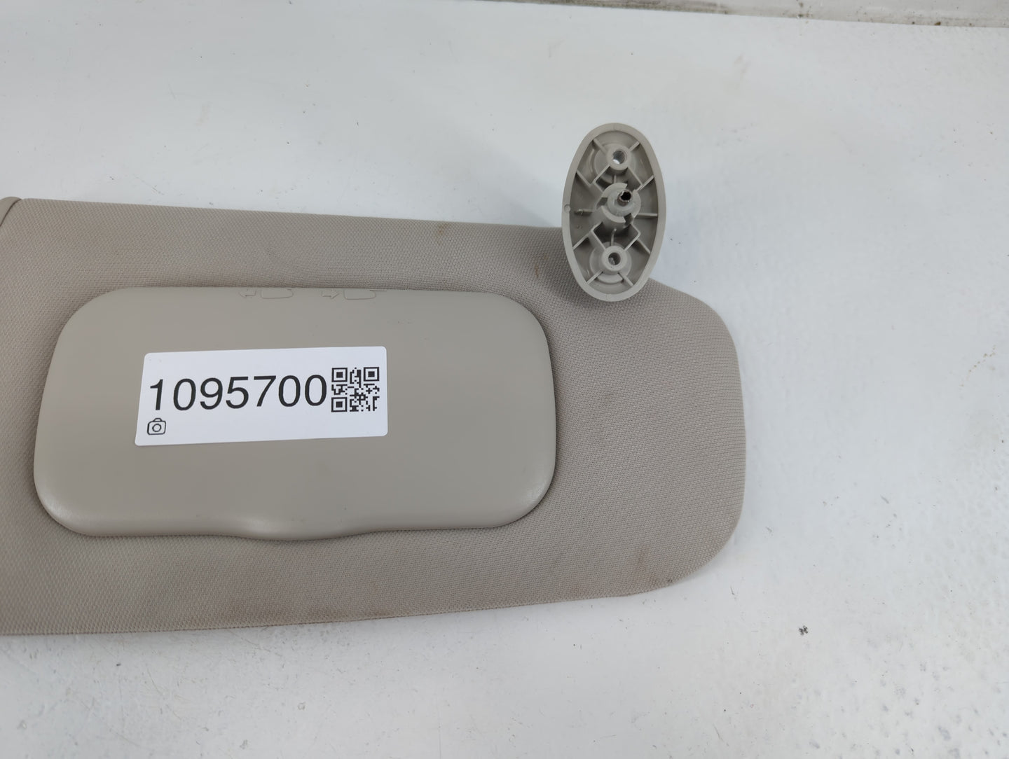 2010-2017 Jeep Patriot Sun Visor Shade Replacement Passenger Right Mirror Fits Fits 2010 2011 2012 2013 2014 2015 2016 2017 