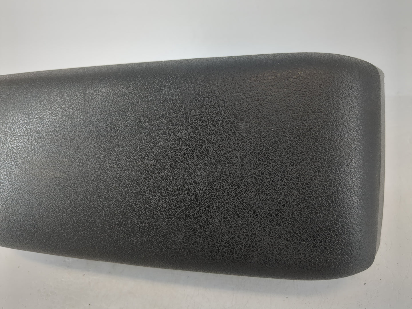 2011-2017 Jeep Patriot Center Console Armrest Cover Lid Fits Fits 2011 2012 2013 2014 2015 2016 2017 OEM Used Auto Parts - O