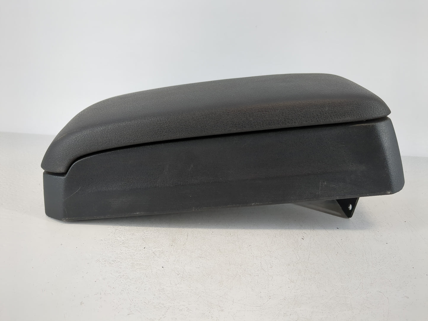 2011-2017 Jeep Patriot Center Console Armrest Cover Lid Fits Fits 2011 2012 2013 2014 2015 2016 2017 OEM Used Auto Parts - O