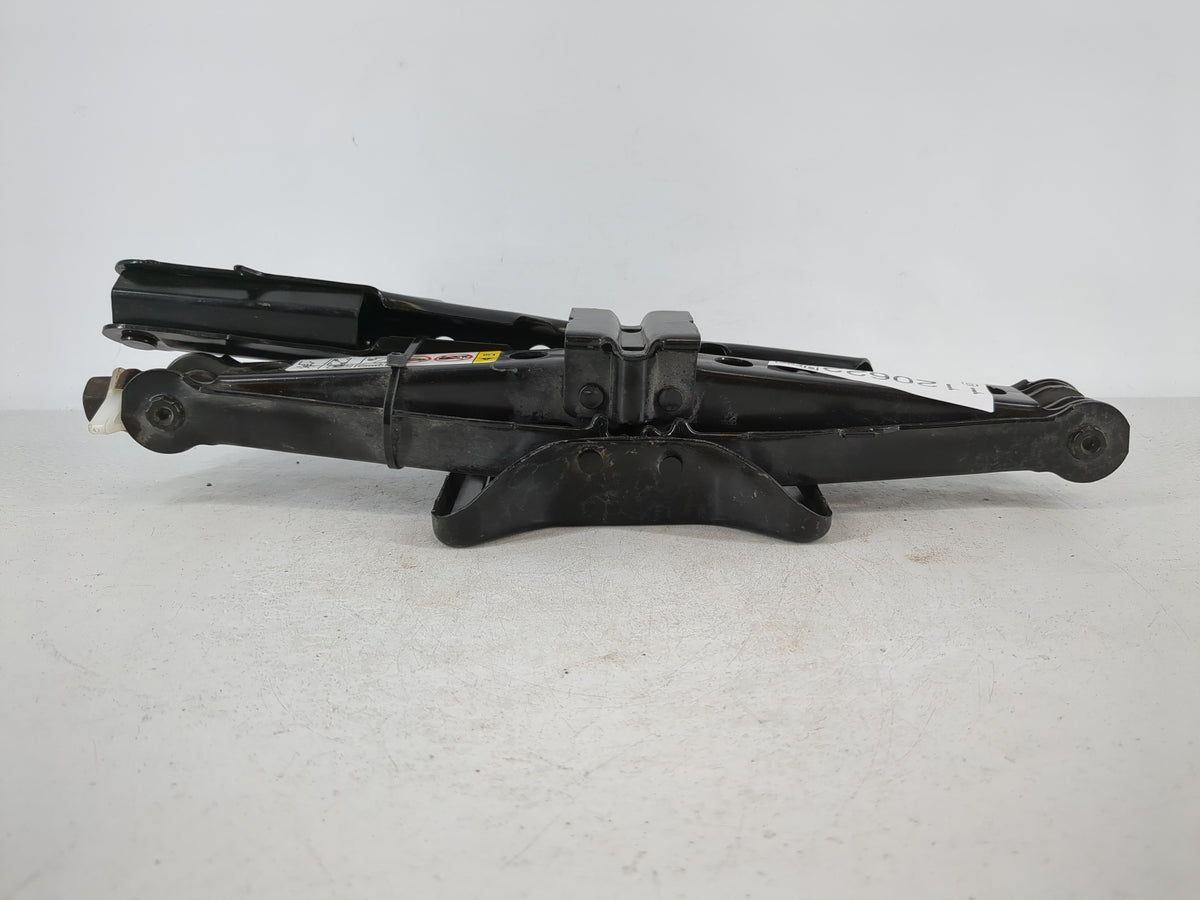 2013 Jeep Patriot Spare Scissor Car Jack 1120622 - Oemusedautoparts1.com