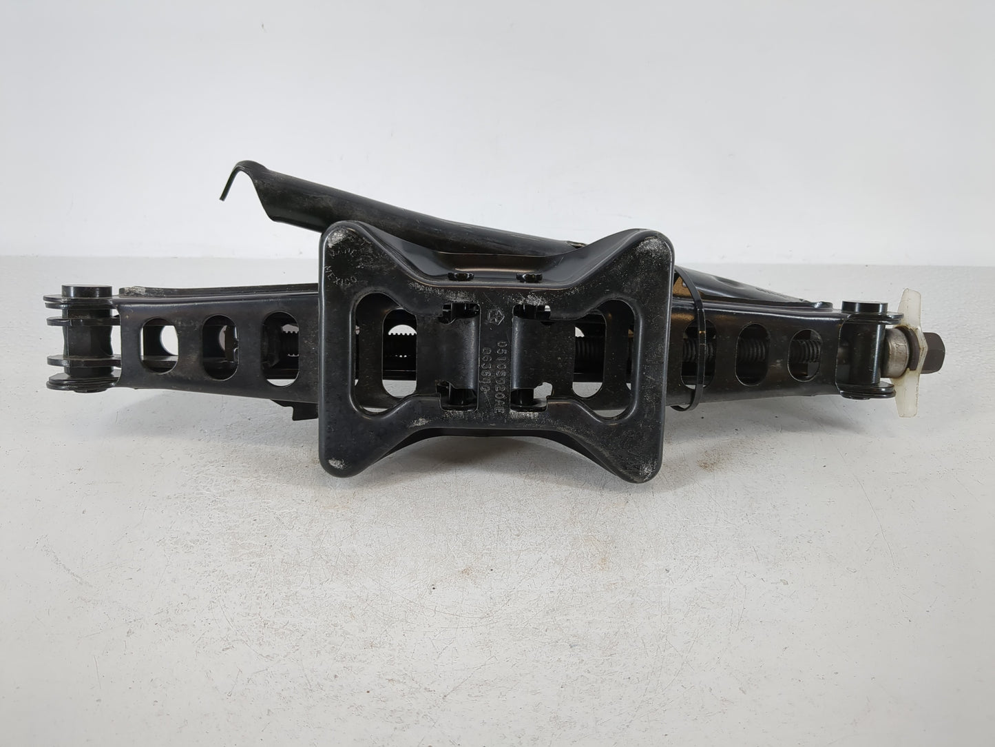 2013 Jeep Patriot Spare Scissor Car Jack - Oemusedautoparts1.com