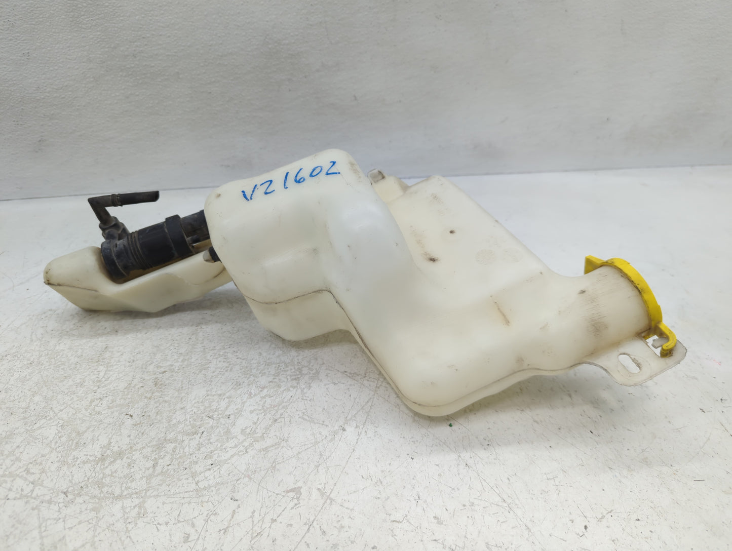 2007-2017 Jeep Patriot Windshield Washer Fluid Reservoir Bottle Oem - Oemusedautoparts1.com