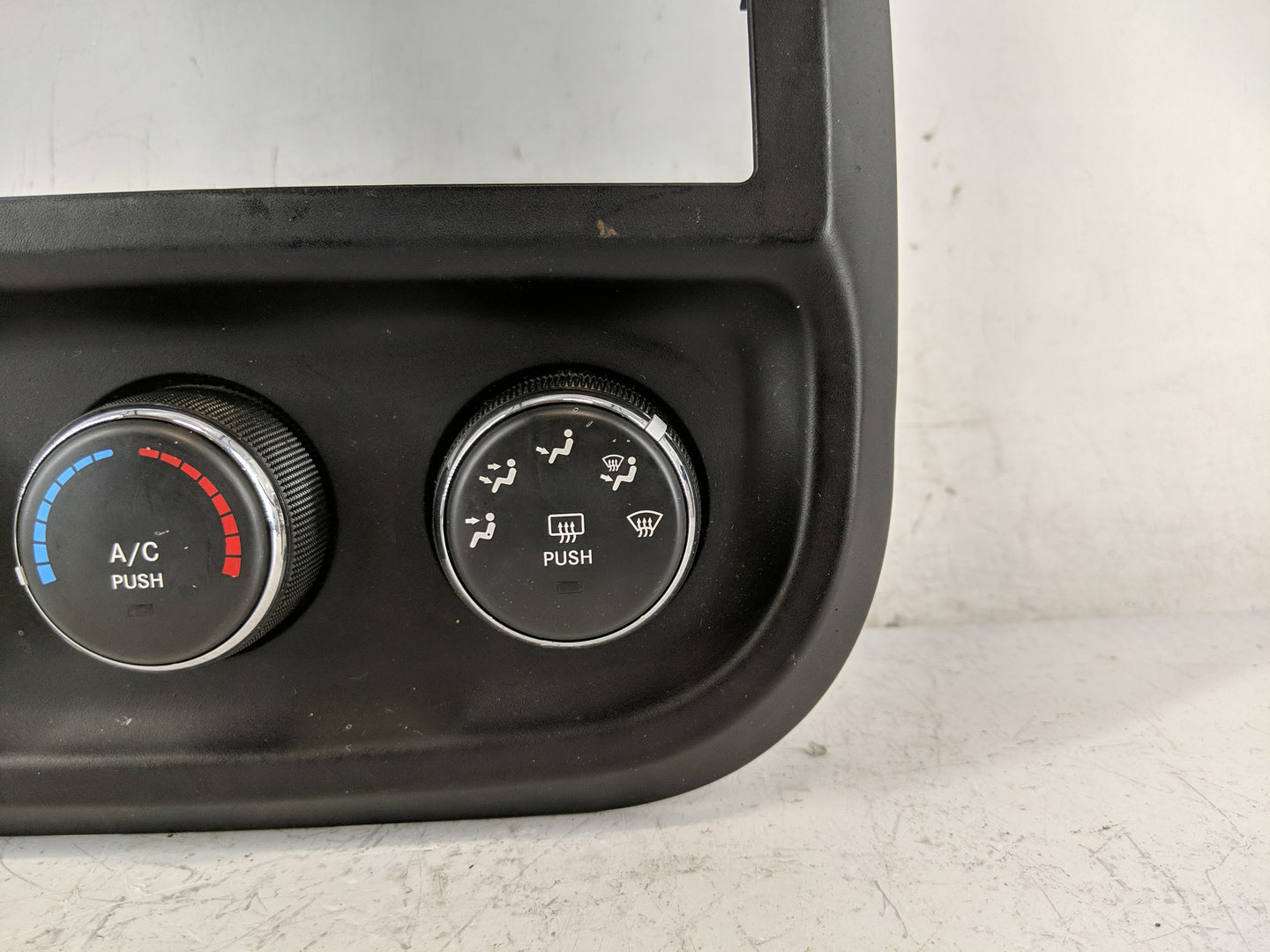2011-2017 Jeep Patriot Climate Control Module Temperature AC/Heater Replacement P/N:P55111278AD Fits OEM Used Auto Parts - O
