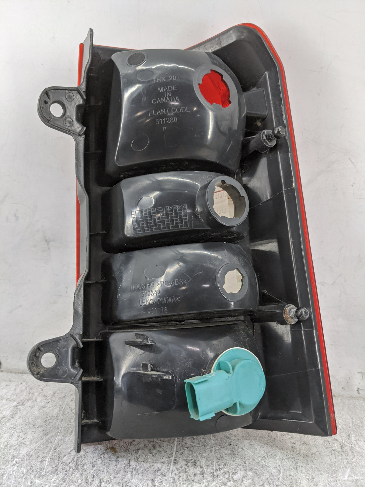 2008-2017 Jeep Patriot Tail Light Assembly Passenger Right OEM Fits Fits 2008 2009 2010 2011 2012 2013 2014 2015 2016 2017 O