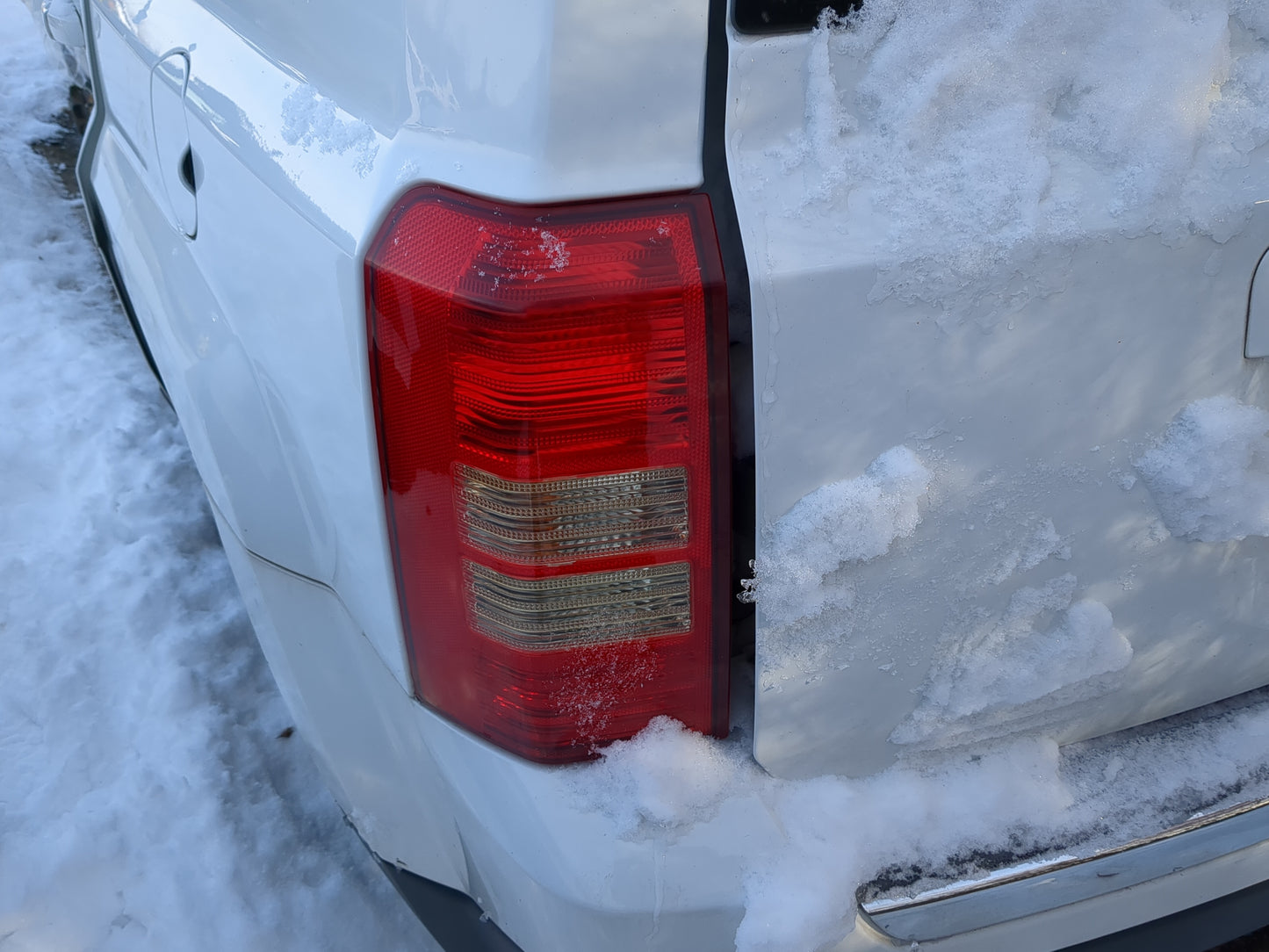 2008-2017 Jeep Patriot Tail Light Assembly Driver Left OEM Fits Fits 2008 2009 2010 2011 2012 2013 2014 2015 2016 2017 OEM U