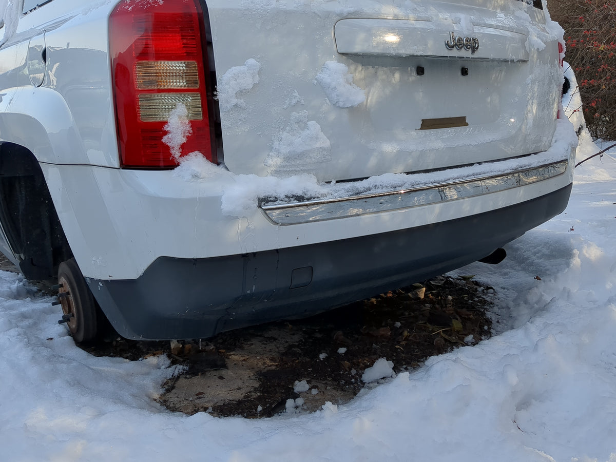 2011-2017 Jeep Patriot Rear Bumper Assembly Oem 1250338 - Oemusedautoparts1.com