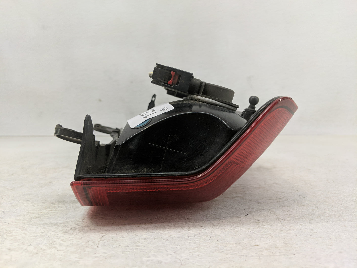 2008-2017 Jeep Patriot Tail Light Assembly Passenger Right OEM Fits Fits 2008 2009 2010 2011 2012 2013 2014 2015 2016 2017 O