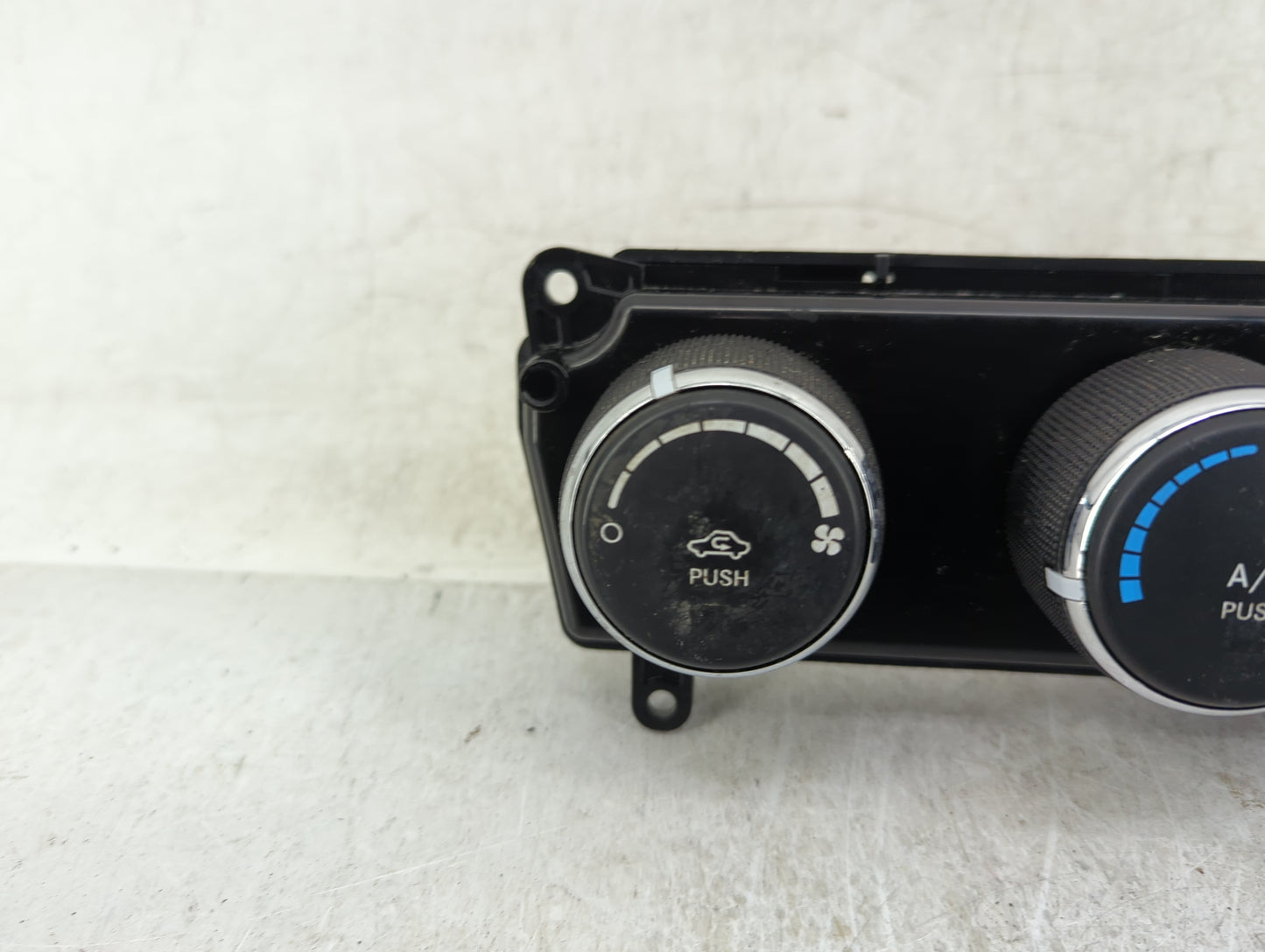 2011-2017 Jeep Patriot Climate Control Module Temperature AC/Heater Replacement P/N:P55111278AD Fits OEM Used Auto Parts - O