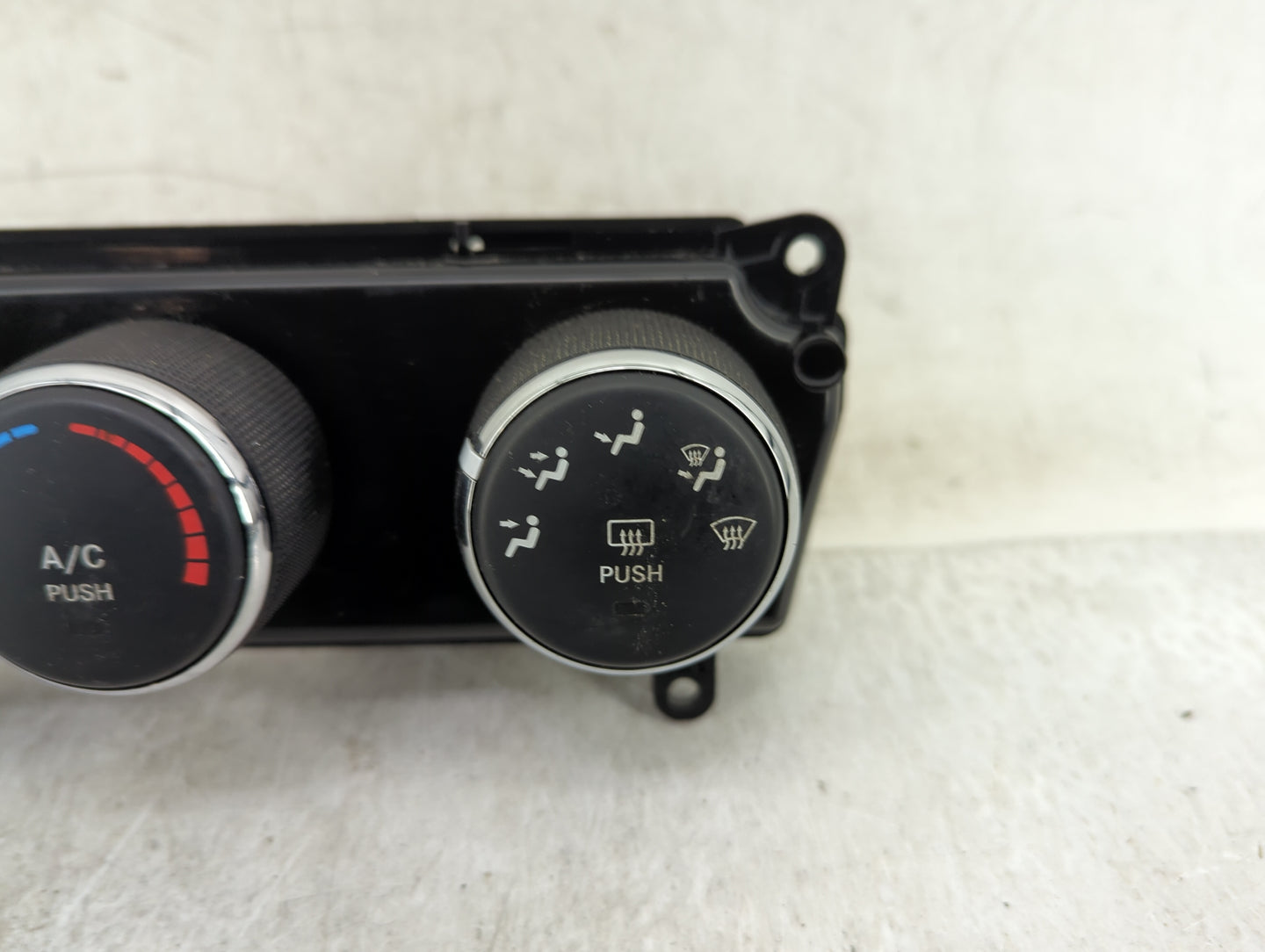 2011-2017 Jeep Patriot Climate Control Module Temperature AC/Heater Replacement P/N:P55111278AD Fits OEM Used Auto Parts - O