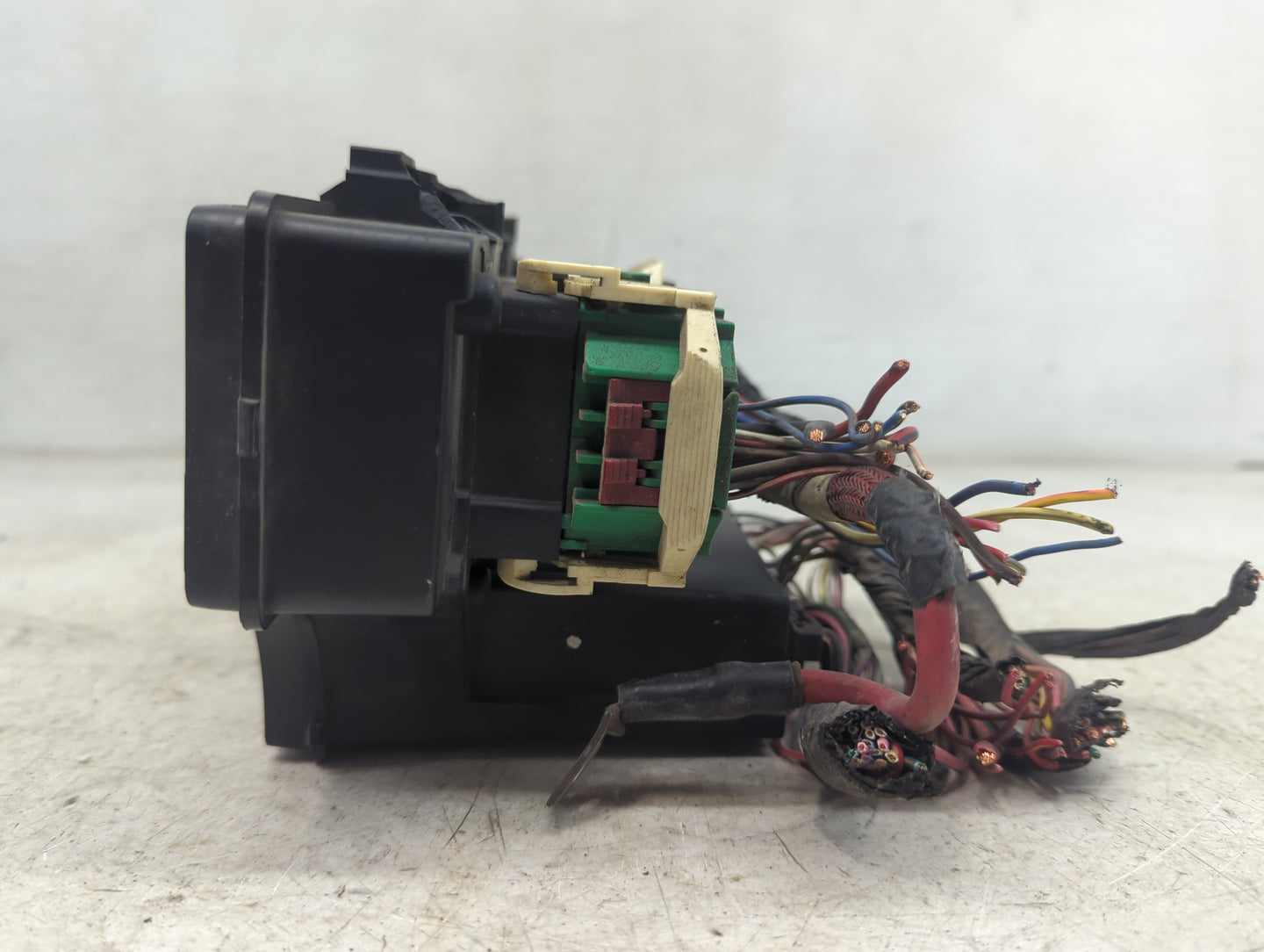 2013 Jeep Patriot Fusebox Fuse Box Relay Module Tipm 735jkdllp1 - Oemusedautoparts1.com