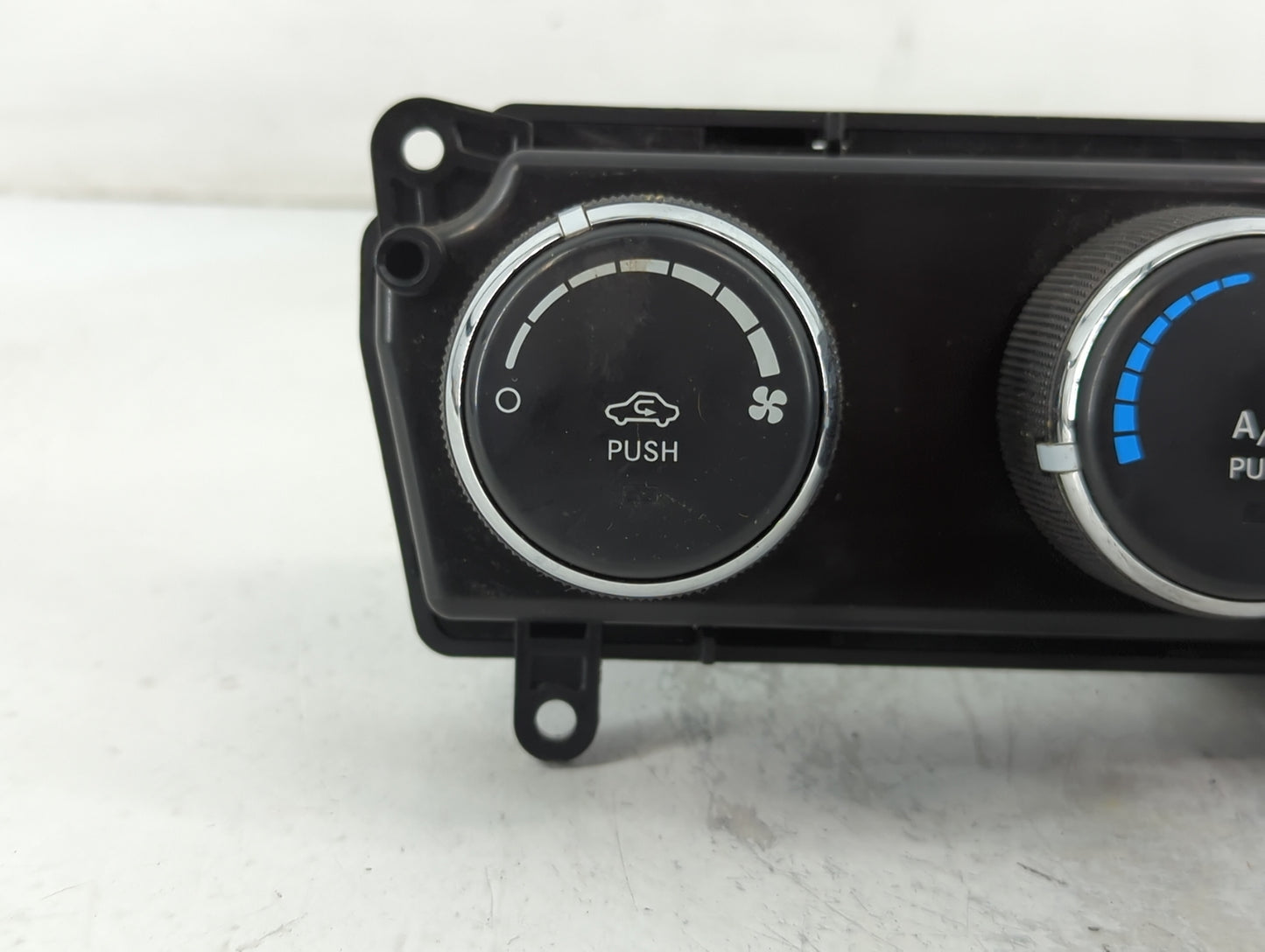 2011-2017 Jeep Patriot Climate Control Module Temperature AC/Heater Replacement P/N:P55111278AD Fits OEM Used Auto Parts - O